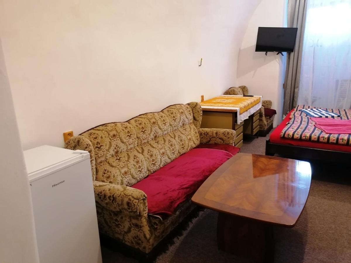 Hotel Fara Choustnikovo Hradiste Exterior foto