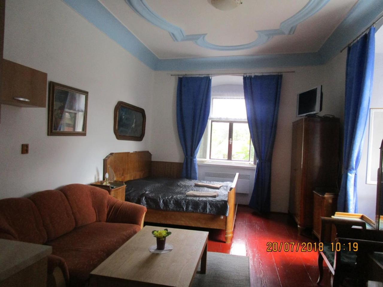 Hotel Fara Choustnikovo Hradiste Exterior foto