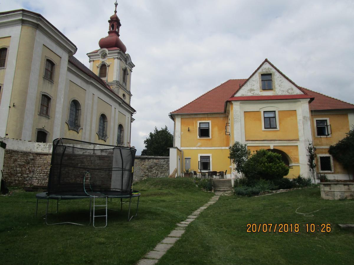 Hotel Fara Choustnikovo Hradiste Exterior foto